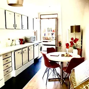https://foodiejive-bb.brusselshotelsbook.com