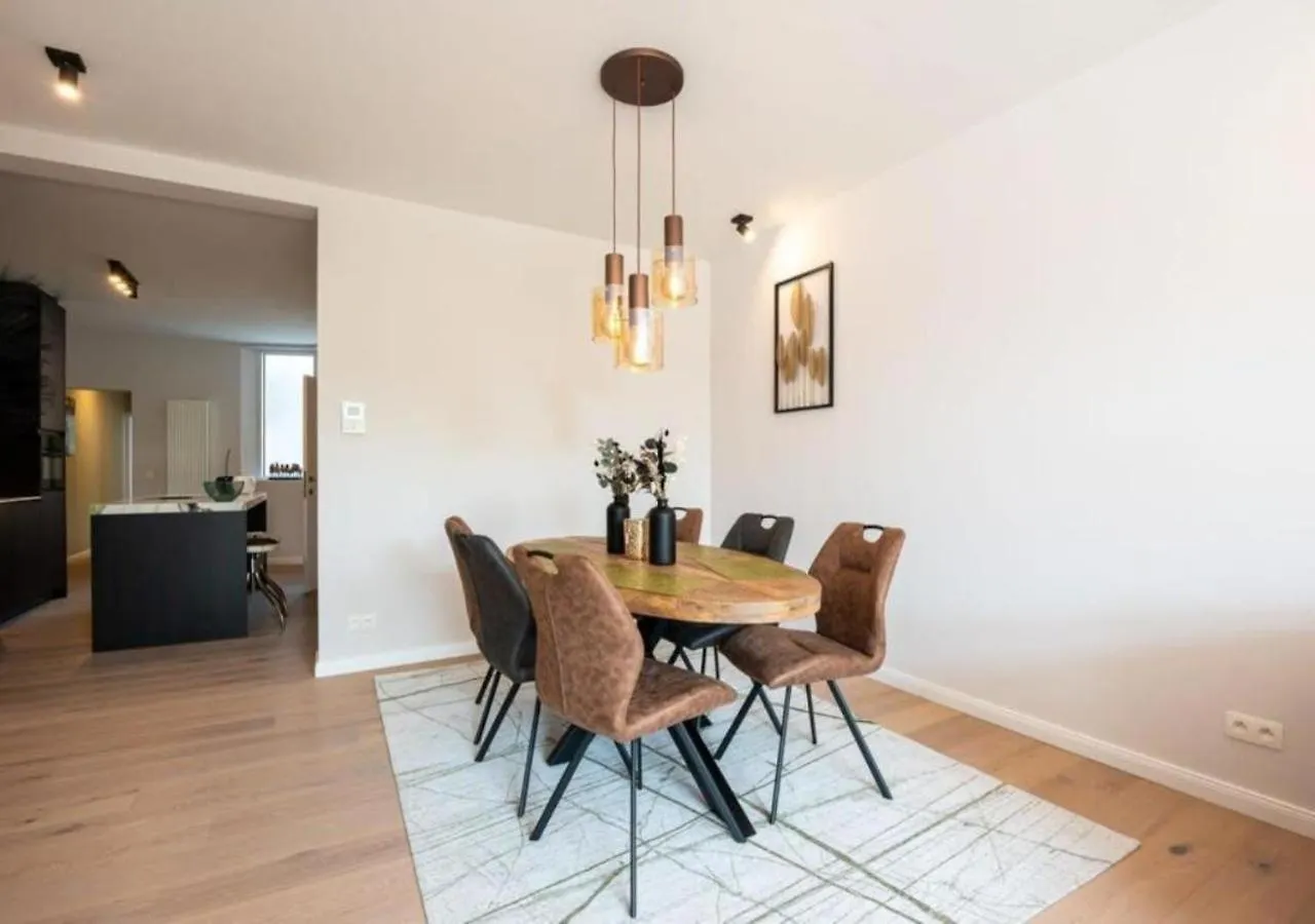 Renovated Art Deco Apartment With Vintage Elements Oostende