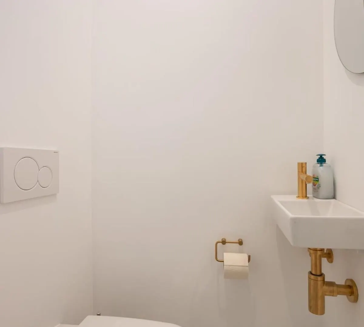 Renovated Art Deco Apartment With Vintage Elements Oostende