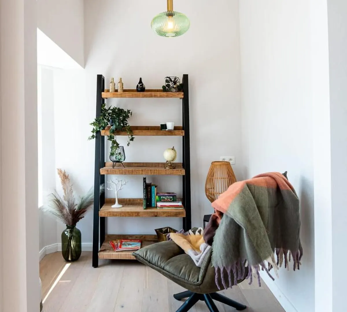 Renovated Art Deco Apartment With Vintage Elements Oostende