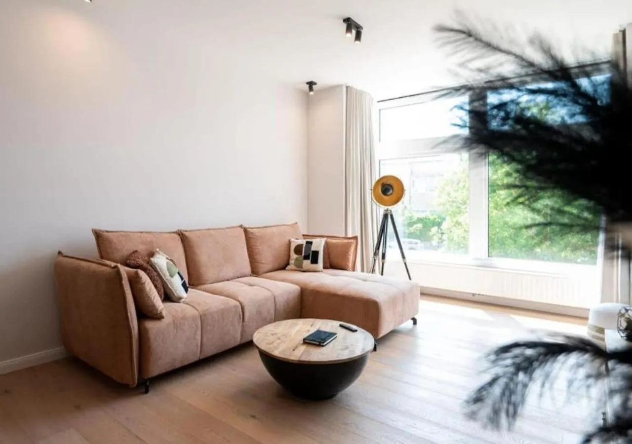 Renovated Art Deco Apartment With Vintage Elements Oostende