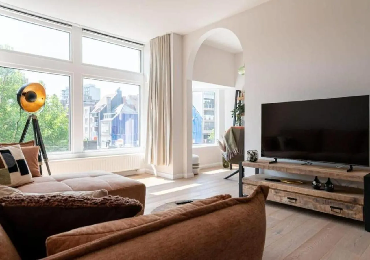 Renovated Art Deco Apartment With Vintage Elements Oostende Belgien